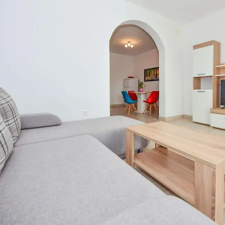 Apartment Aurora By Interhome