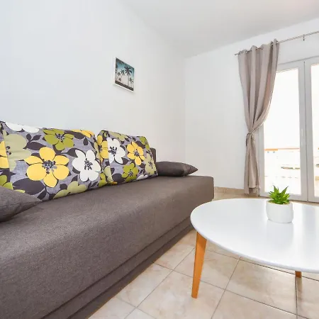 Apartment Aurora By Interhome Maslenica