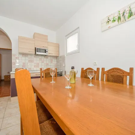 Aurora By Interhome Maslenica