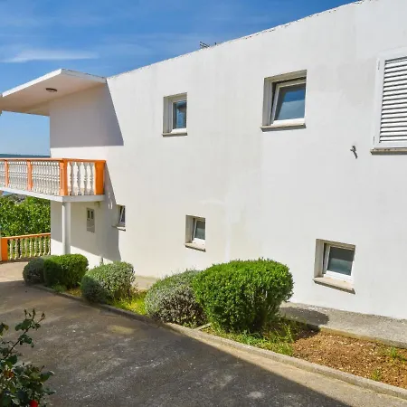 Apartment Aurora By Interhome