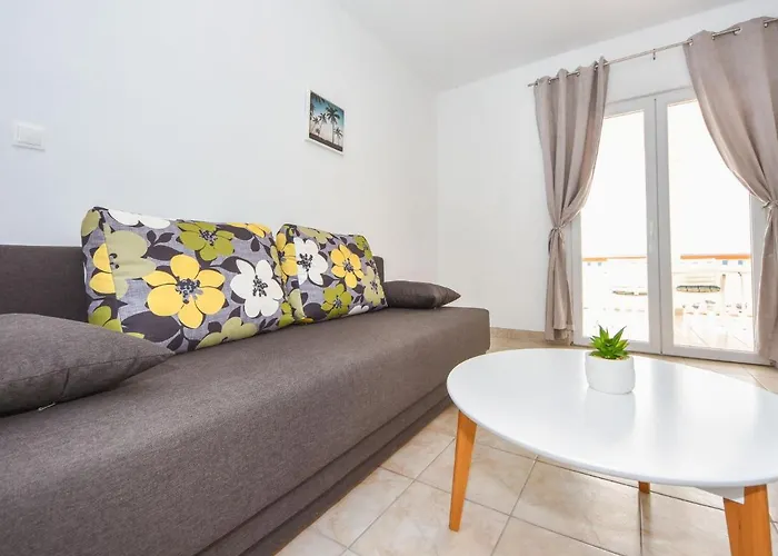 Appartement Aurora By Interhome Maslenica