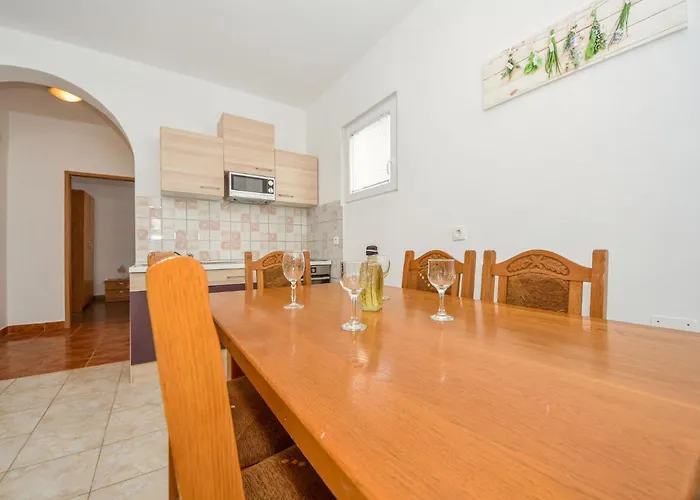 Aurora By Interhome Maslenica