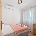 Aurora By Interhome *