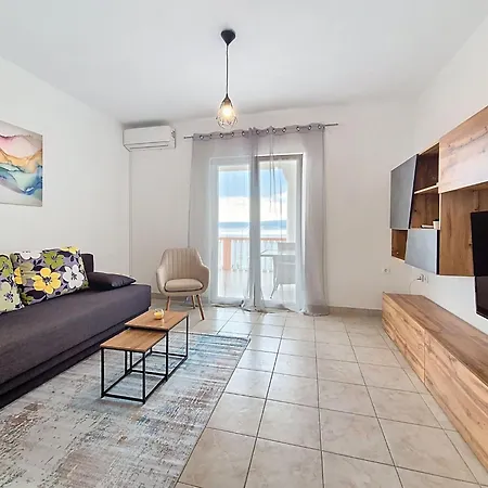 Apartment Aurora By Interhome *