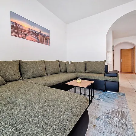 Apartment Aurora By Interhome *