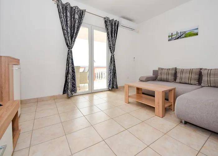 Aurora By Interhome *