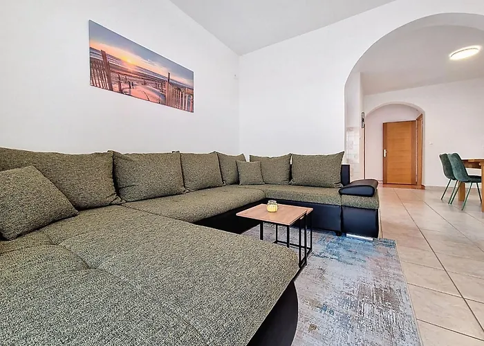 Apartment Aurora By Interhome *