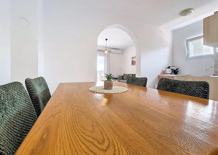Apartment Aurora By Interhome