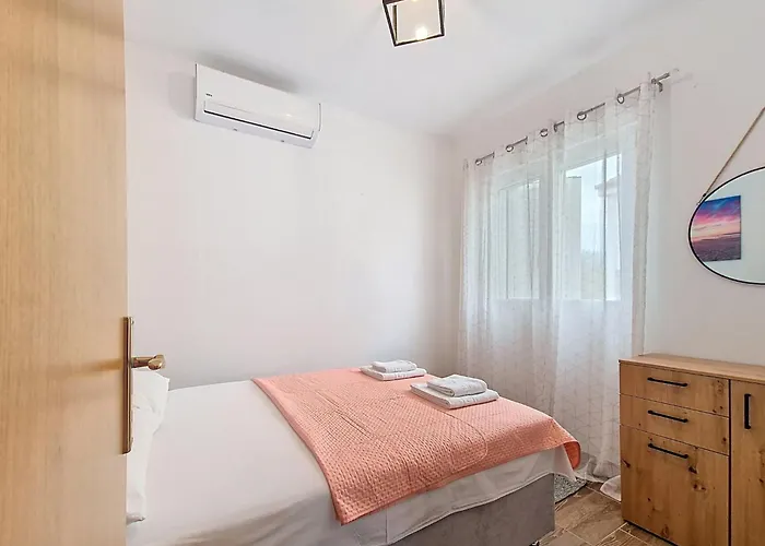 Aurora By Interhome *