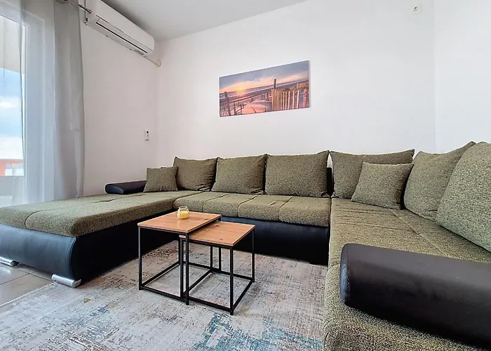 Apartment Aurora By Interhome *